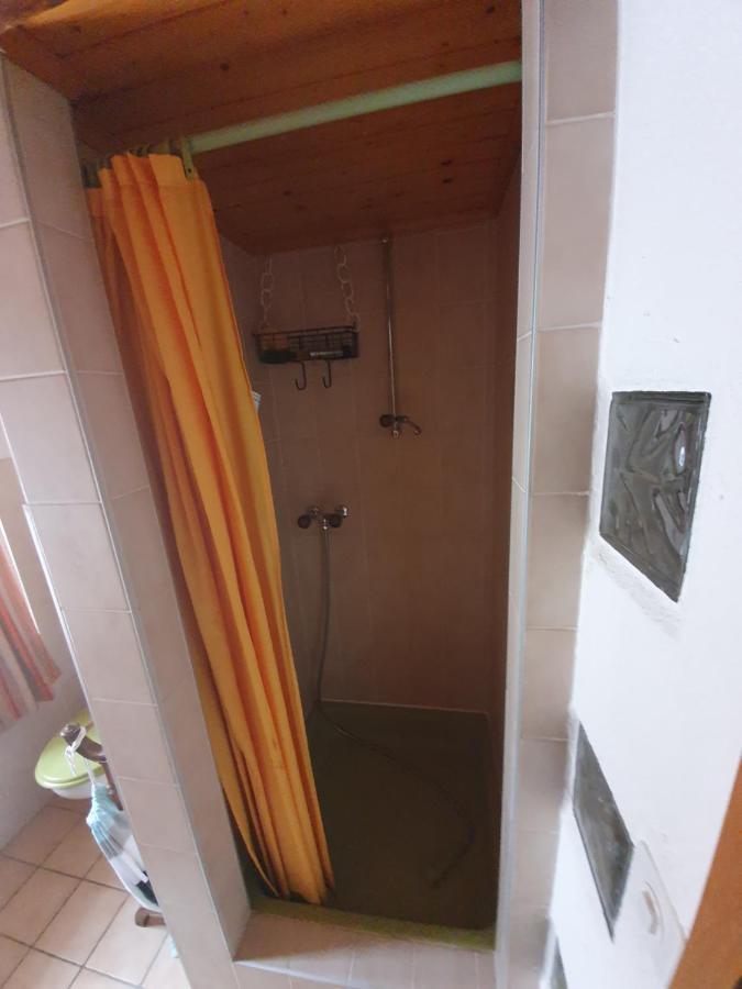 Bourg-Saint-Pierre : Le Cachet D'Antan Apartment Luaran gambar