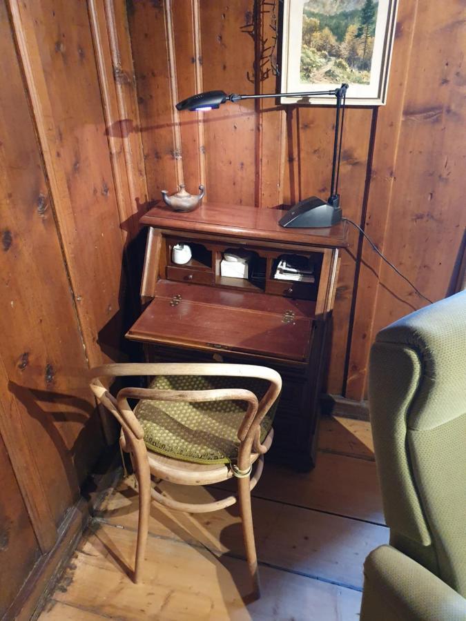 Bourg-Saint-Pierre : Le Cachet D'Antan Apartment Luaran gambar