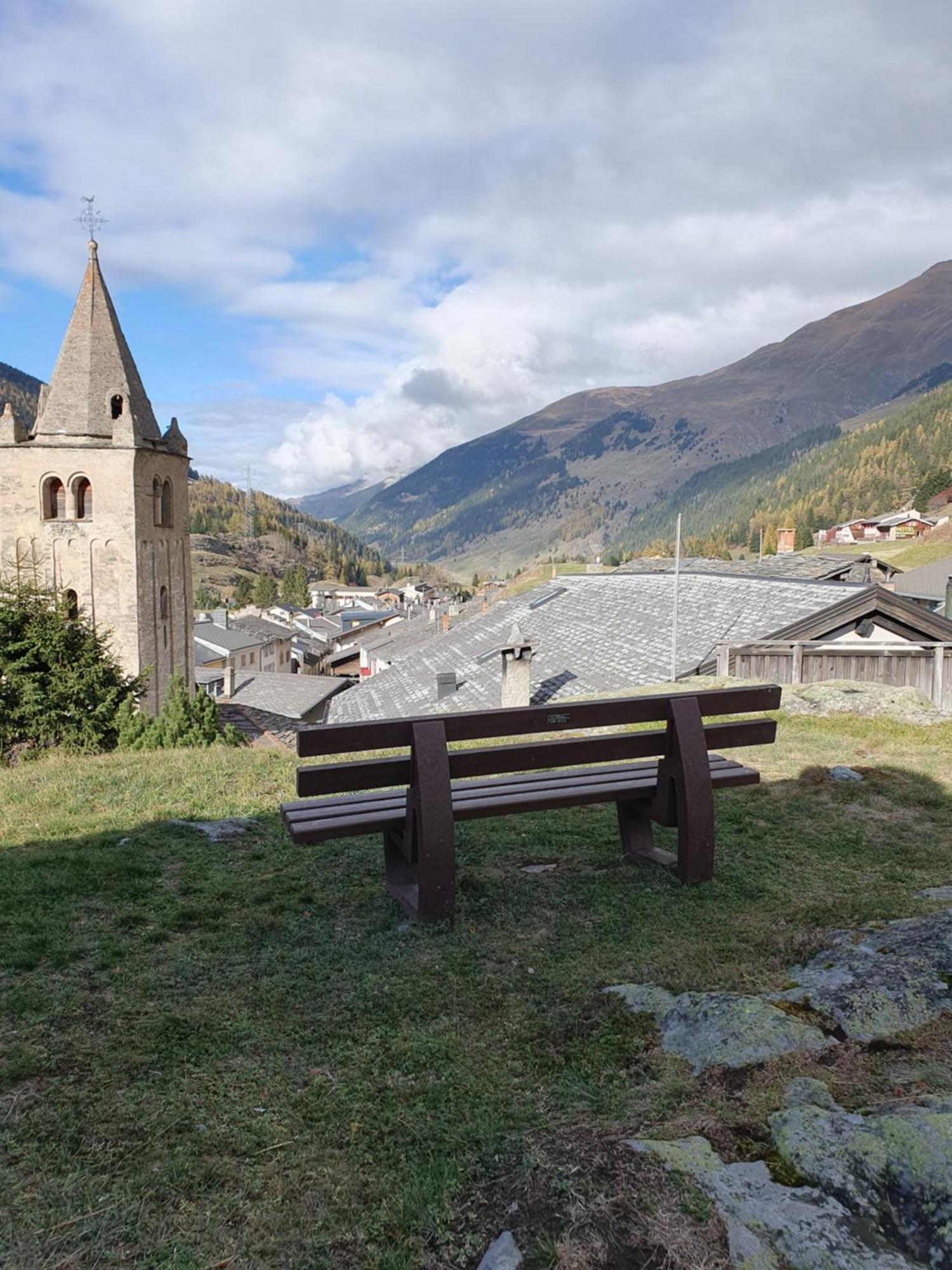 Bourg-Saint-Pierre : Le Cachet D'Antan Apartment Luaran gambar